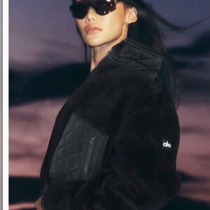 ALO Yoga Women's Black Teddy Jacket